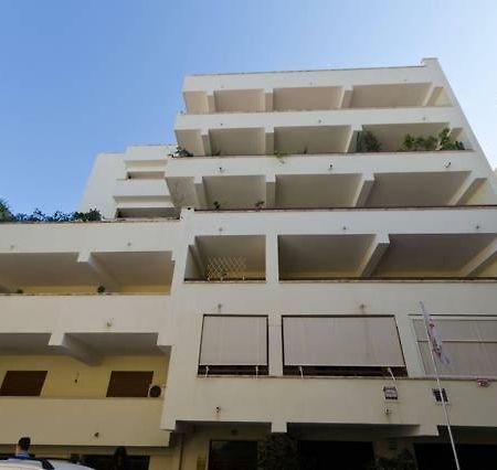 Reggio Central House Low Cost Per 4 เรจโจ ดี คาลาเบีย ภายนอก รูปภาพ
