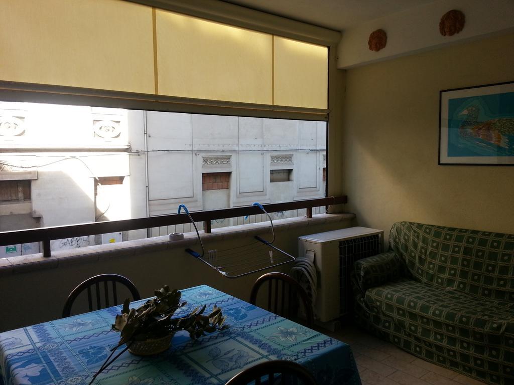 Reggio Central House Low Cost Per 4 เรจโจ ดี คาลาเบีย ภายนอก รูปภาพ
