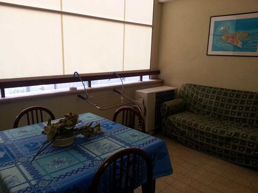 Reggio Central House Low Cost Per 4 เรจโจ ดี คาลาเบีย ภายนอก รูปภาพ